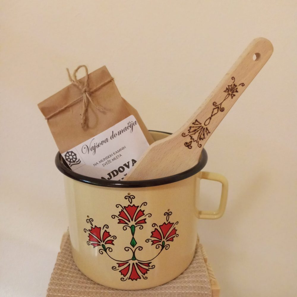 komplet za izdelavo dolenjskih žgancev